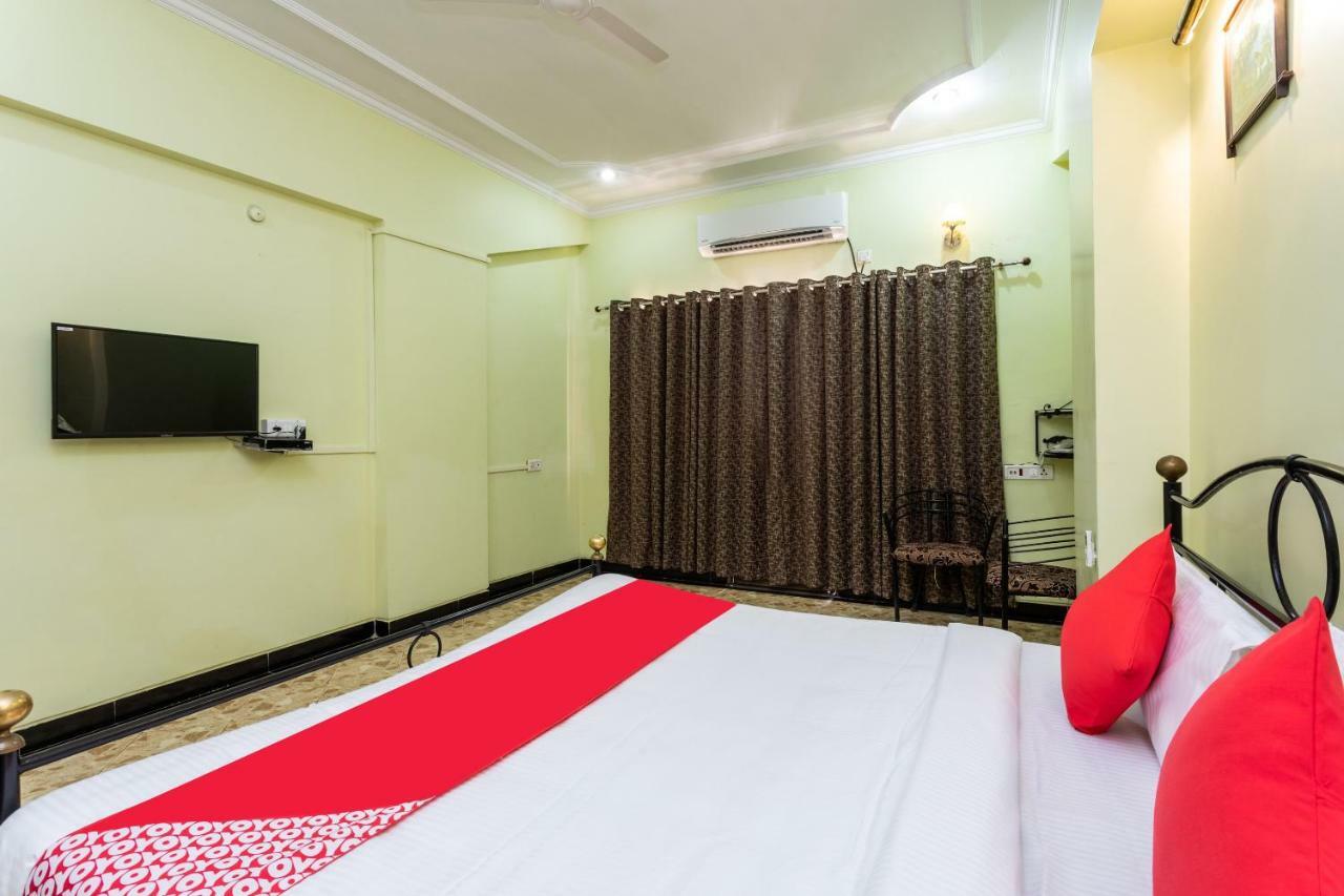 Oyo 38142 Girdhar Mahal Hotell Indore Exteriör bild