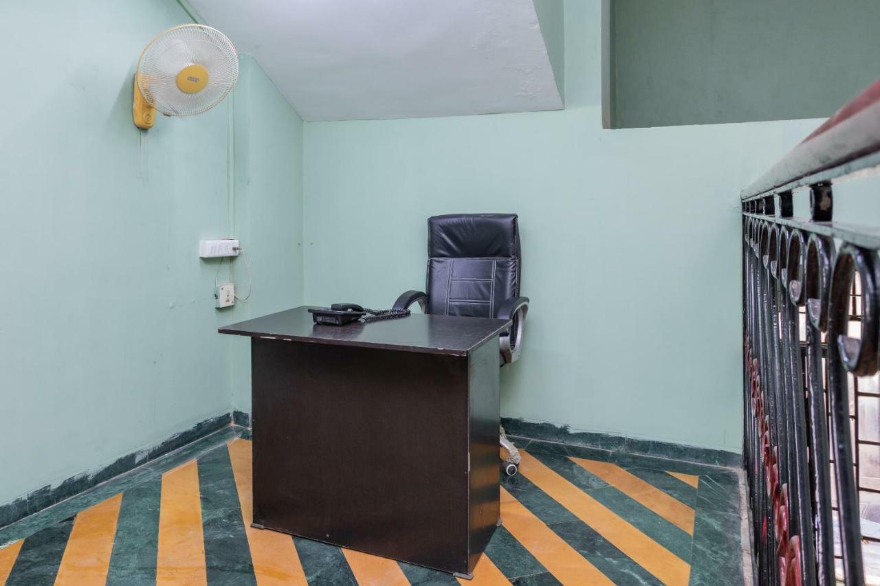 Oyo 38142 Girdhar Mahal Hotell Indore Exteriör bild
