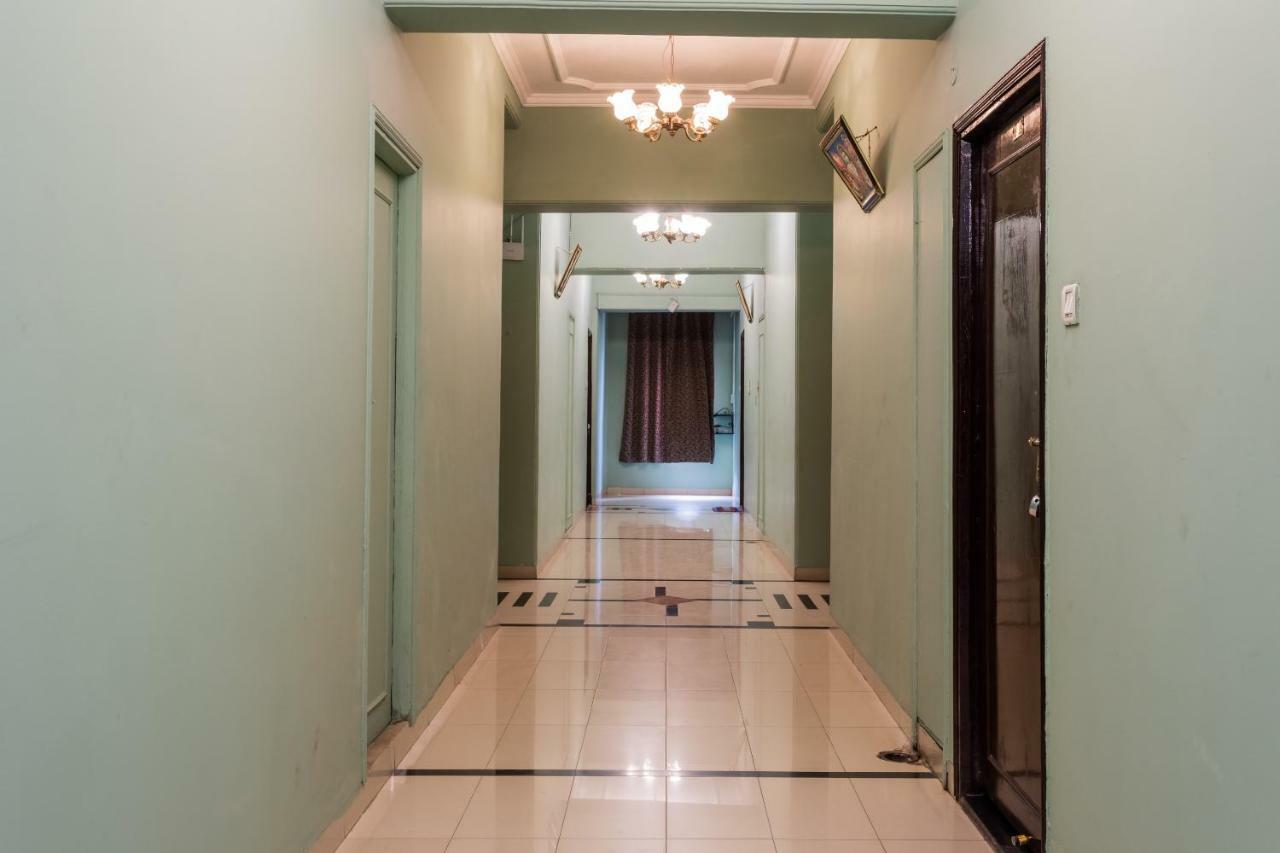 Oyo 38142 Girdhar Mahal Hotell Indore Exteriör bild
