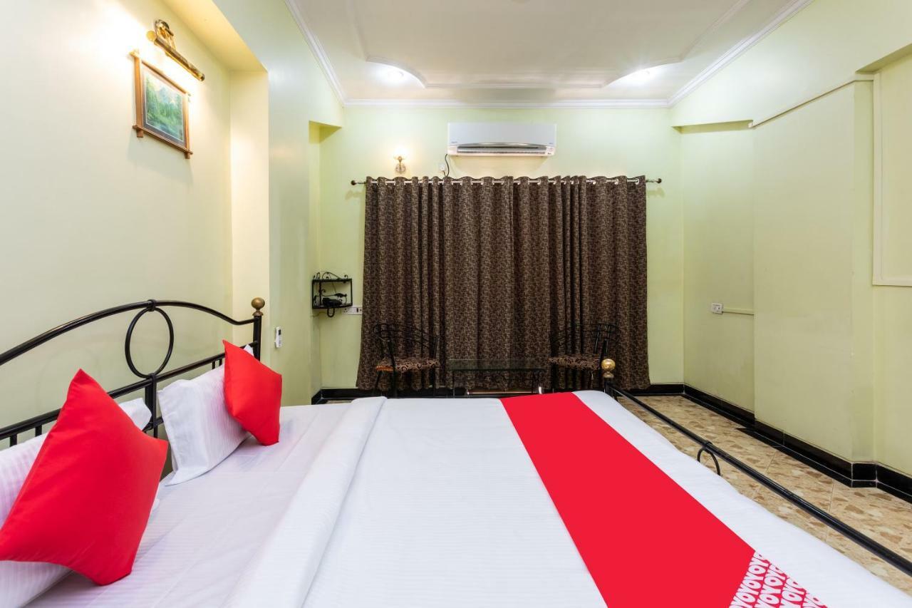 Oyo 38142 Girdhar Mahal Hotell Indore Exteriör bild