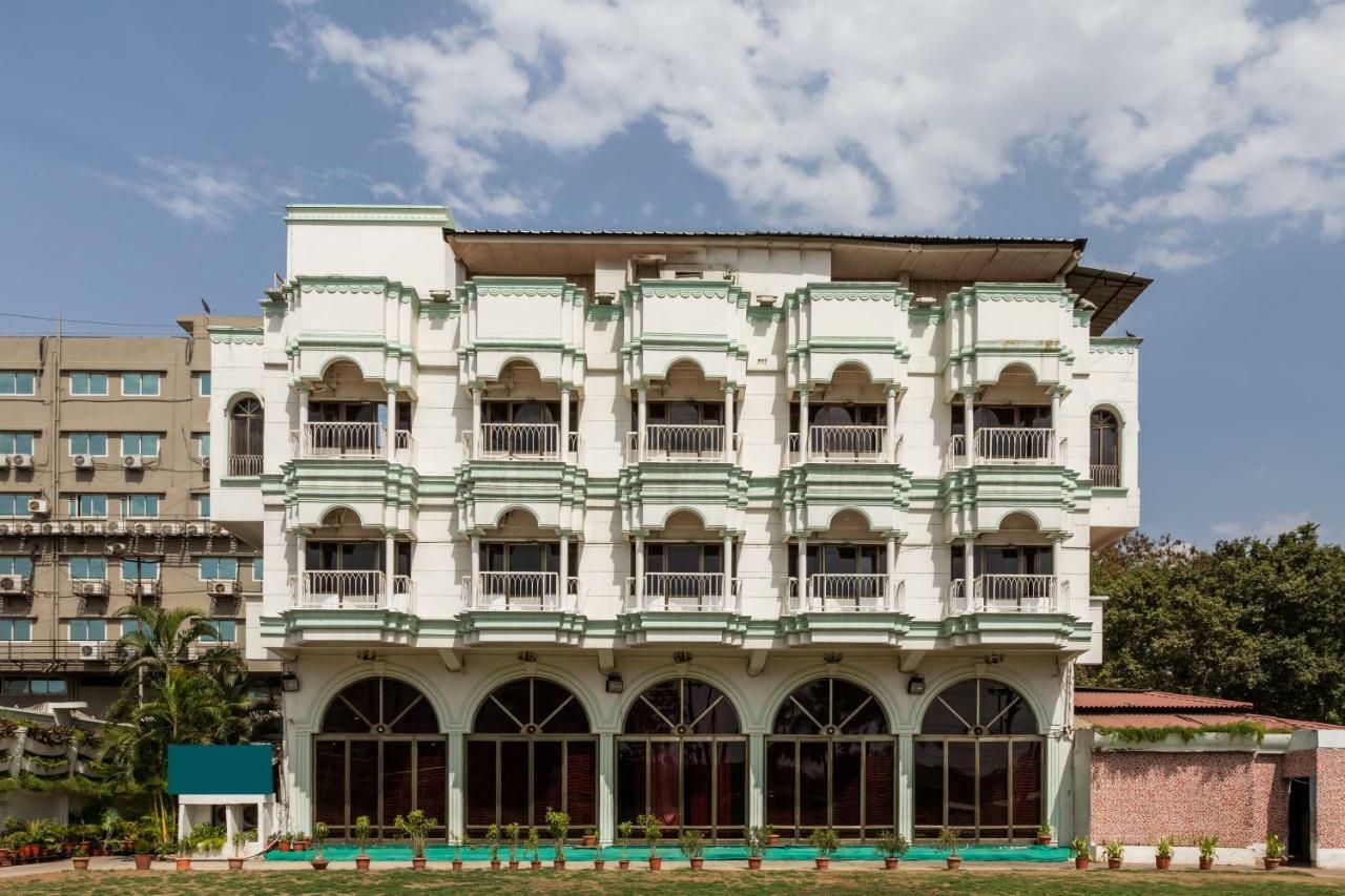 Oyo 38142 Girdhar Mahal Hotell Indore Exteriör bild